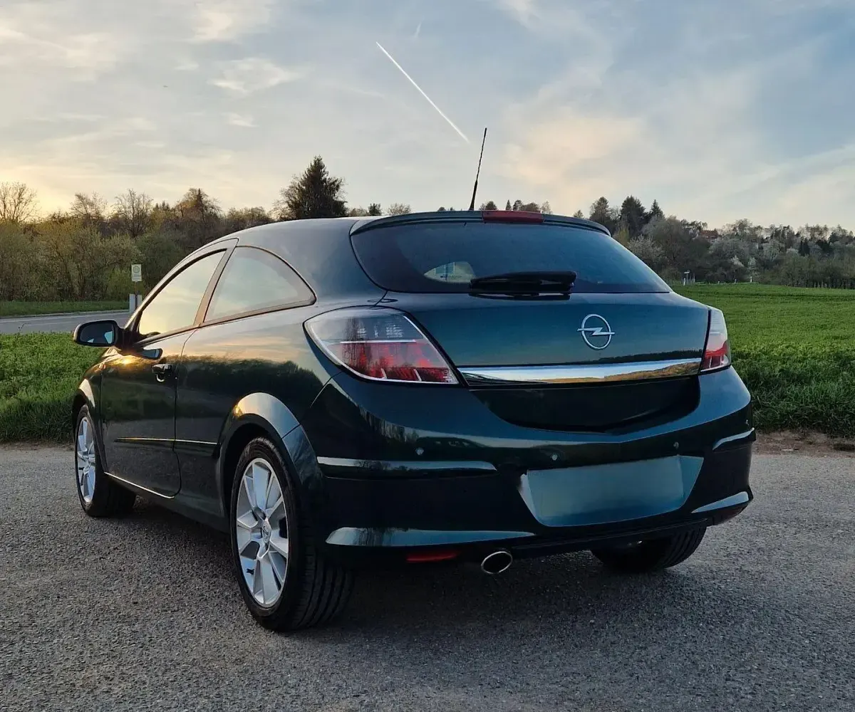 Gebraucht Opel Astra GTC Edition 170 PS (125 kW) 2005 Grün Limousine