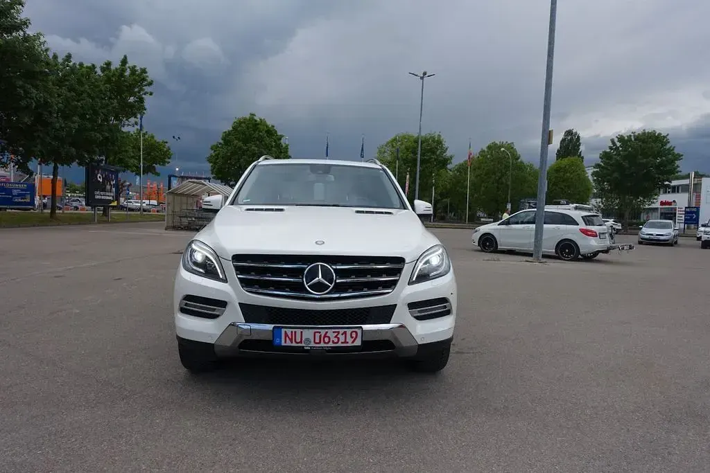 Gebraucht Mercedes ML350 258 PS (189 kW) 2013 Weiß SUV