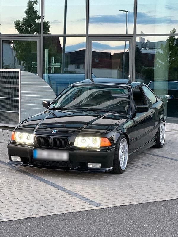 Second-hand BMW 328 193 CP (141 kW) 1995 Negru Coupe