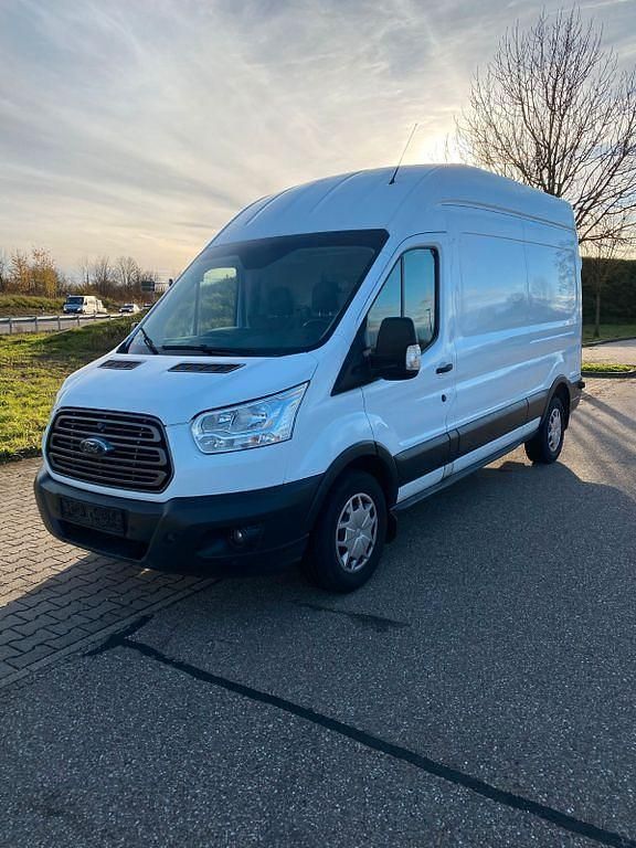 Weiß Gebraucht 2016 Ford Transit Van / Kleinbus | 13.499 € (Teuer) - Bild 1/4