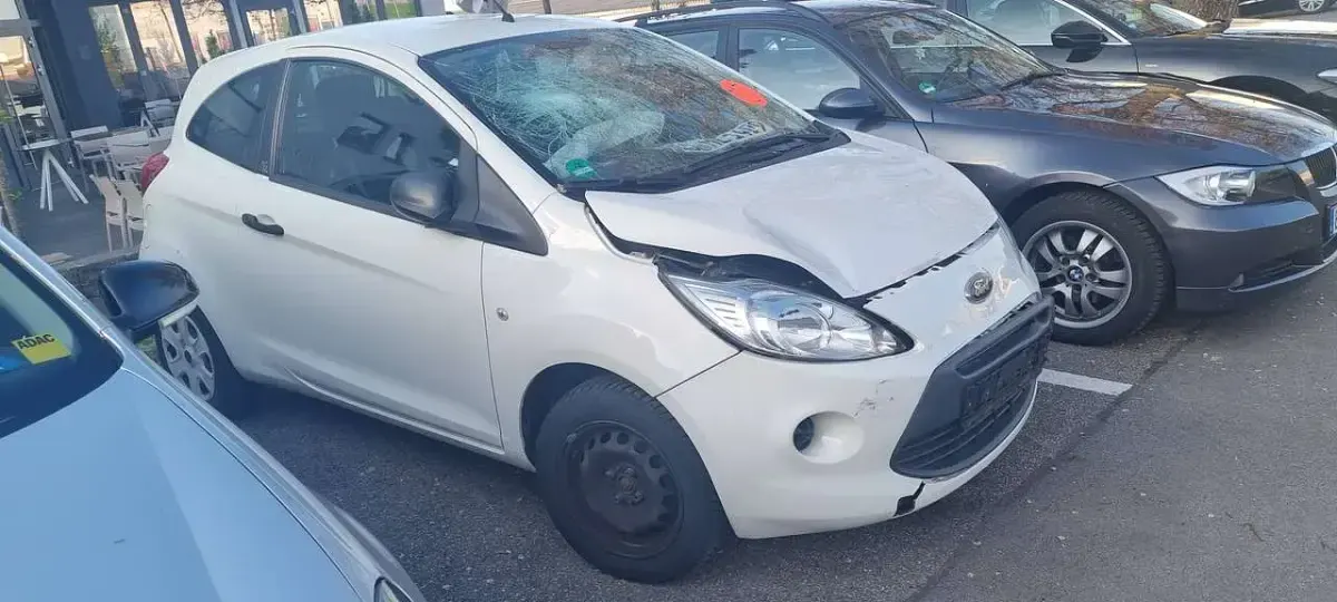 Gebraucht Ford Ka Trend 69 PS (50 kW) 2013 Weiß Kleinwagen