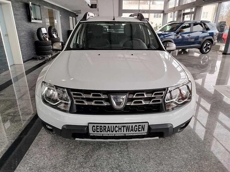 Gebraucht Dacia Duster Lauréate 114 PS (83 kW) 2016 Arktisweiß SUV