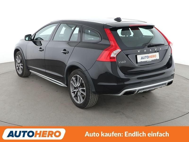 Gebraucht Volvo V60 CC Pro 245 PS (180 kW) 2017 Schwarz Kombi