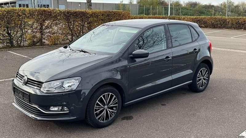 Grau Gebraucht 2017 VW Polo Allstar Limousine | 9.990 € (Guter Preis) - Bild 1/4