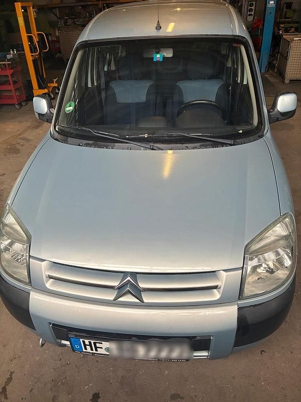 Blau Gebraucht 2003 Citroën Berlingo Van / Kleinbus | 1.700 € (Guter Preis) - Bild 1/4