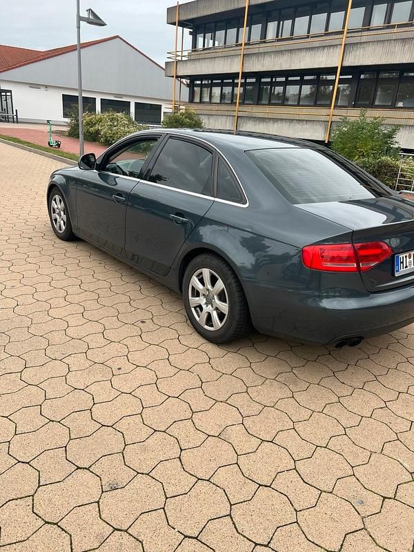 Grün Gebraucht 2008 Audi A4 Limousine | 4.000 € (Superpreis) - Bild 1/4