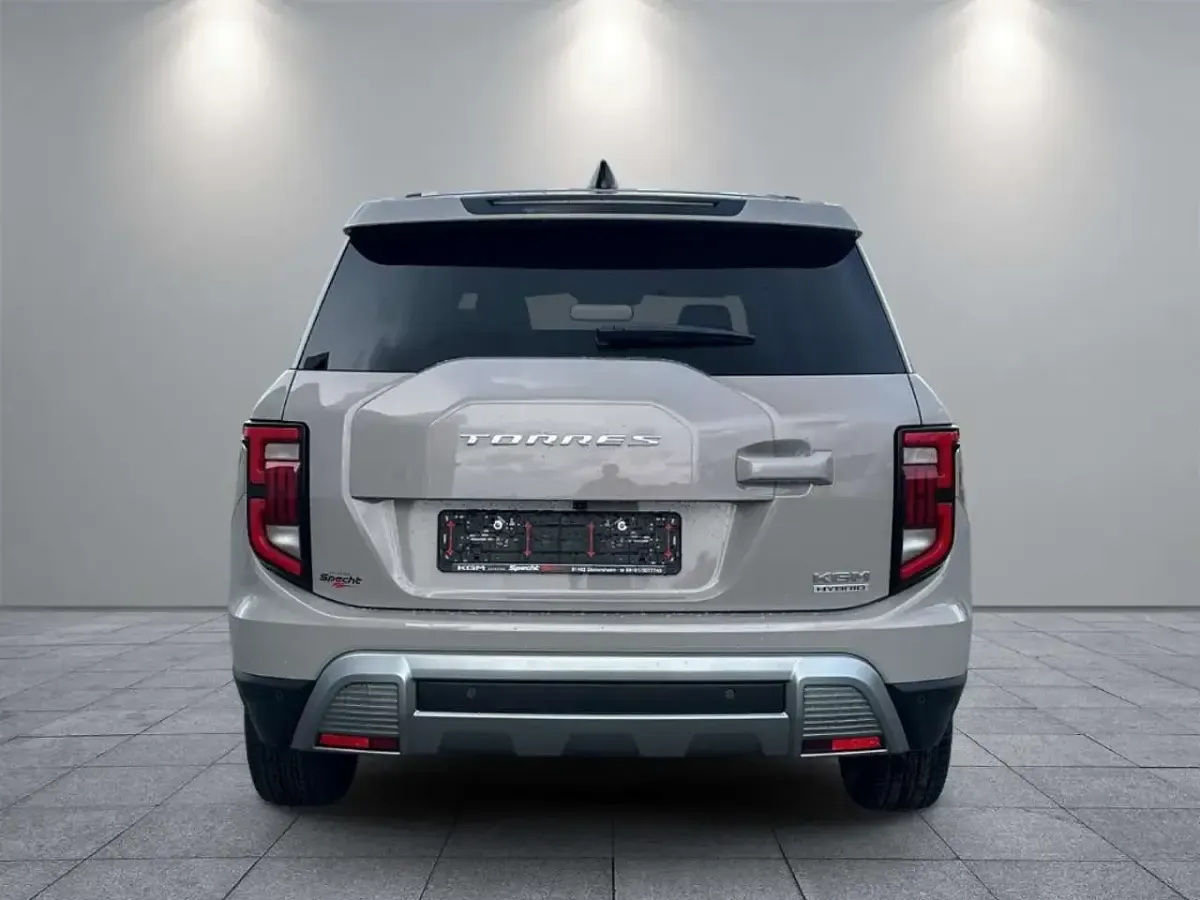 Ny KGM Torres 204 HK (150 kW) 2026 Latte greige SUV