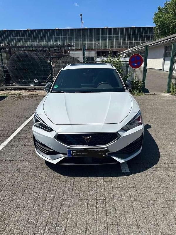 Weiß Gebraucht 2023 Cupra Leon VZ Kombi | 31.750 € (Guter Preis) - Bild 1/4