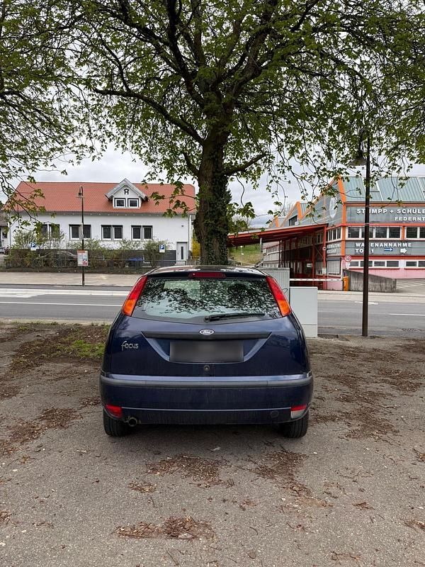 Gebraucht Ford Focus 116 PS (85 kW) 2003 Blau Kleinwagen