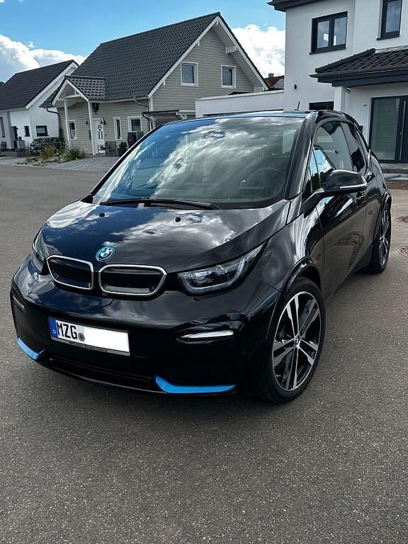Schwarz Gebraucht 2021 BMW i3 Kleinwagen | 20.700 € (Guter Preis) - Bild 1/4