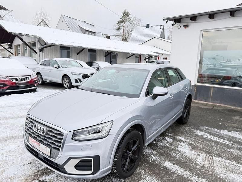 Gebraucht Audi Q2 Design 190 PS (139 kW) 2018 Silber SUV