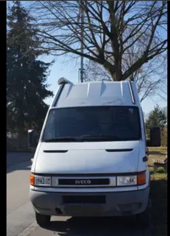 Weiß Gebraucht 2003 Iveco Daily Van / Kleinbus | 12.000 € - Bild 1/4