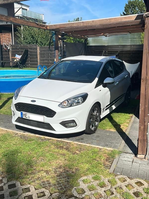 Weiß Gebraucht 2019 Ford Fiesta ST-Line Kleinwagen | 13.999 € (Guter Preis) - Bild 1/4