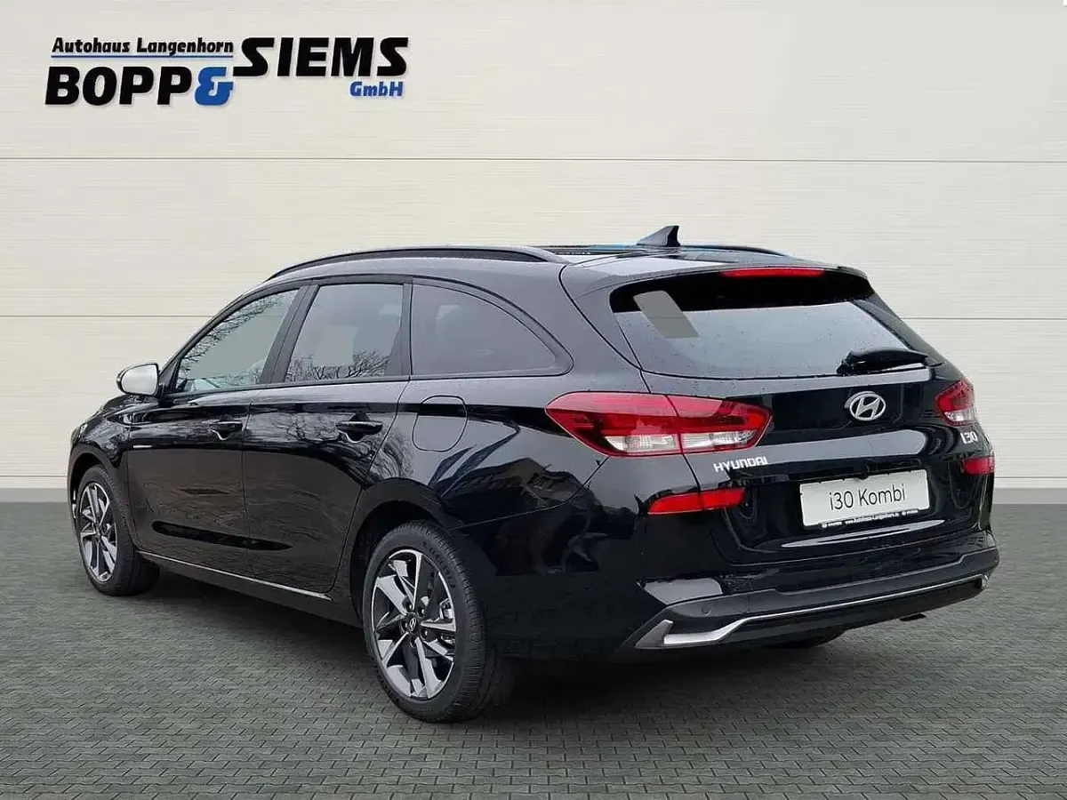 Neu Hyundai i30 Advantage 140 PS (102 kW) 2026 Abyss black Kombi