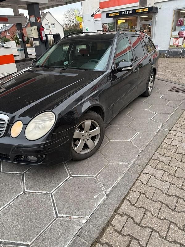 Gebraucht Mercedes E220 170 PS (125 kW) 2006 Schwarz Kombi