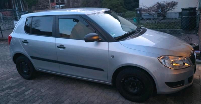 Gebraucht Skoda Fabia 86 PS (63 kW) 2011 Silber Limousine