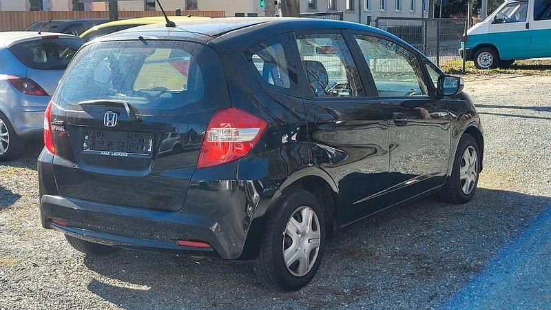 Gebraucht Honda Jazz Trend 99 PS (72 kW) 2013 Schwarz Kleinwagen