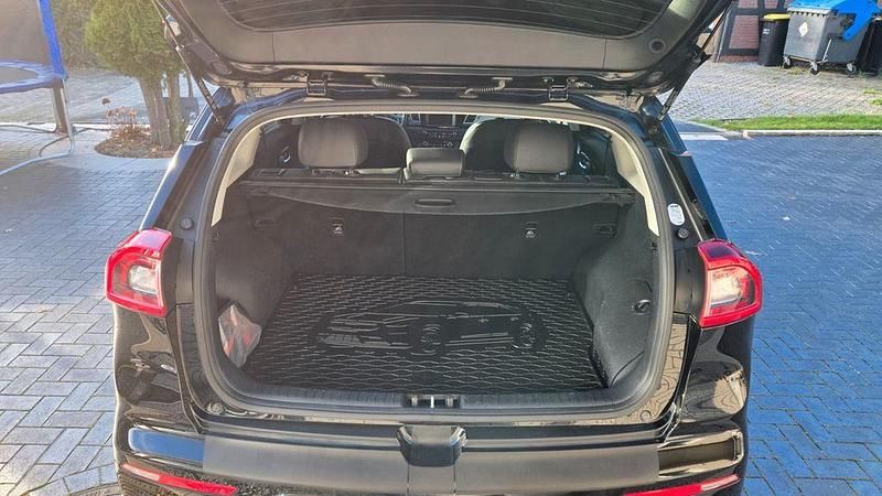 Gebraucht Kia Niro Vision 141 PS (103 kW) 2018 Schwarz SUV