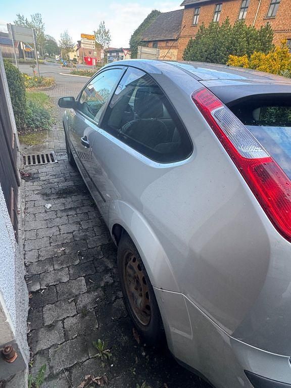 Usata Ford Focus 101 CV (74 kW) 2006 Argento Berlina