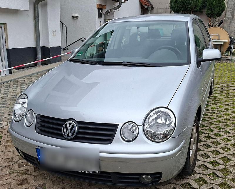 Silber Gebraucht 2003 VW Polo Kleinwagen | 4.000 € (Teuer) - Bild 1/4