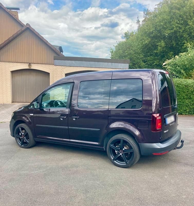 Usata VW Caddy 150 CV (110 kW) 2016 Viola Monovolume