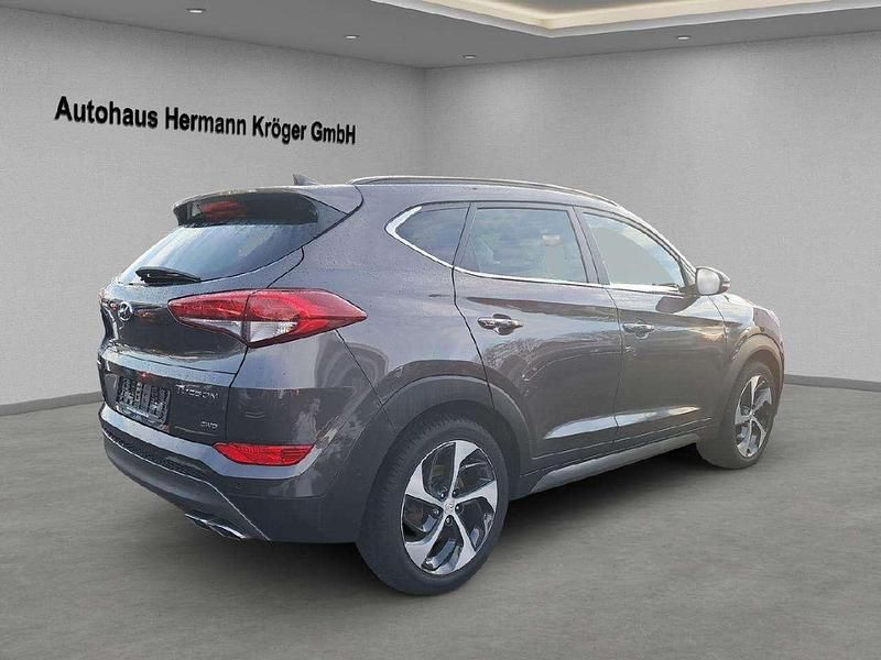 Gebraucht Hyundai Tucson Premium 177 PS (130 kW) 2016 Moon rock / met SUV