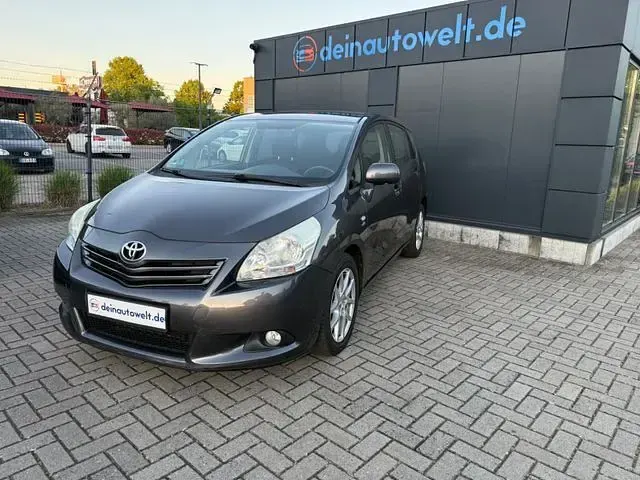 Gebraucht Toyota Verso 177 PS (130 kW) 2009 Grau Van / Kleinbus