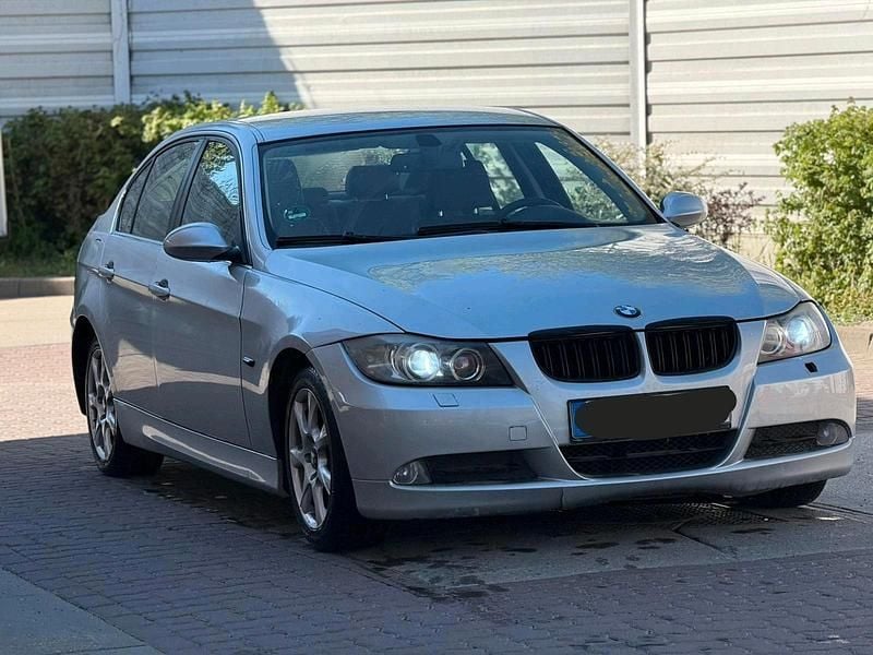 Second-hand BMW 325 218 CP (160 kW) 2005 Argintiu Berlinǎ