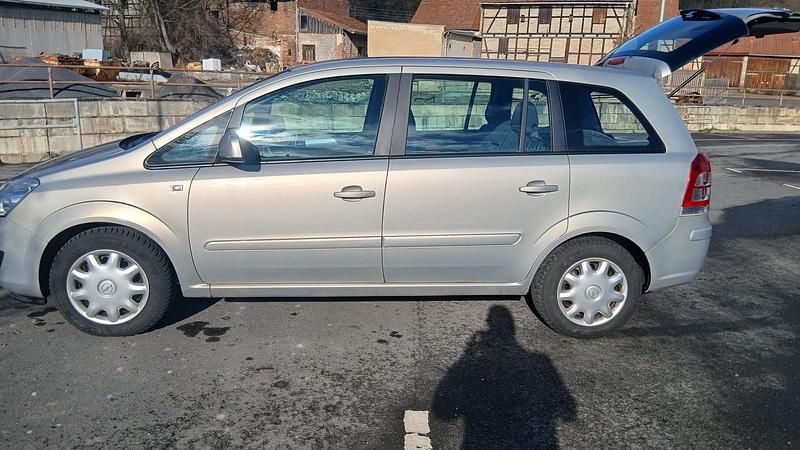 Gebraucht Opel Zafira 140 PS (102 kW) 2009 Grau Van / Kleinbus