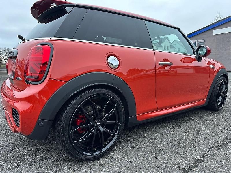 Gebraucht Mini John Cooper Works 231 PS (169 kW) 2020 Orange Kleinwagen