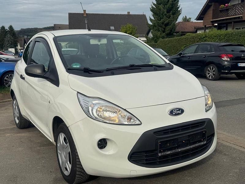 Weiß Gebraucht 2014 Ford Ka Cool & Sound Edition Kleinwagen | 3.499 € (Guter Preis) - Bild 1/4