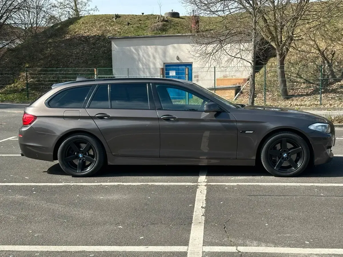 Gebraucht BMW 535 Shadowline 313 PS (230 kW) 2011 Braun Kombi