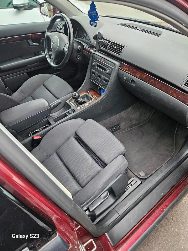 Gebraucht Audi A4 131 PS (96 kW) 2004 Rot Limousine