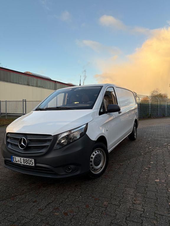 Weiß Gebraucht 2017 Mercedes Vito Van | 15.000 € (Fairer Preis) - Bild 1/4