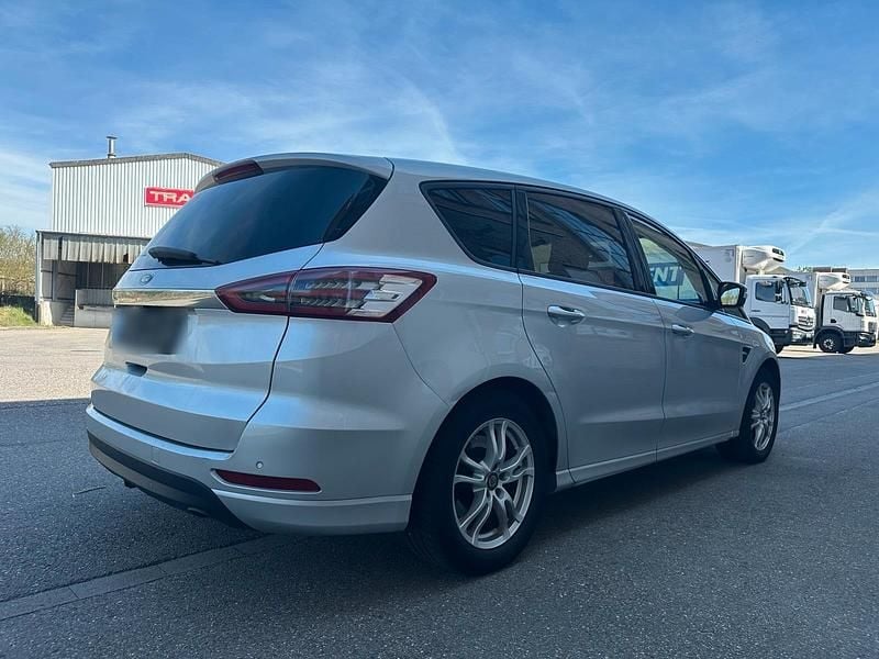 Gebraucht Ford S-MAX Business Edition 150 PS (110 kW) 2016 Silber Van / Kleinbus