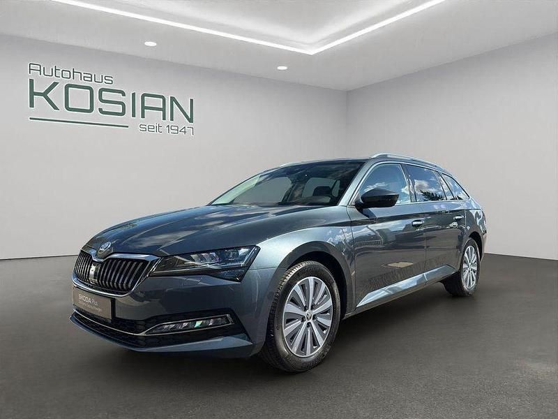 Grau Gebraucht 2021 Skoda Superb Style Kombi | 26.990 € (Fairer Preis) - Bild 1/4