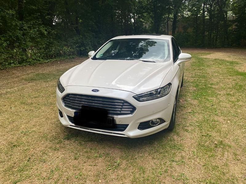 Gebraucht Ford Mondeo Vignale 190 PS (139 kW) 2015 Weiß Limousine