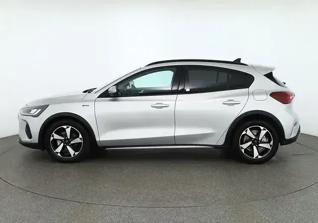 Second-hand Ford Focus Active 125 CP (91 kW) 2023 Argintiu Berlinǎ