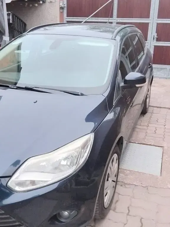 Gebraucht Ford Focus Trend 116 PS (85 kW) 2012 Blau Limousine