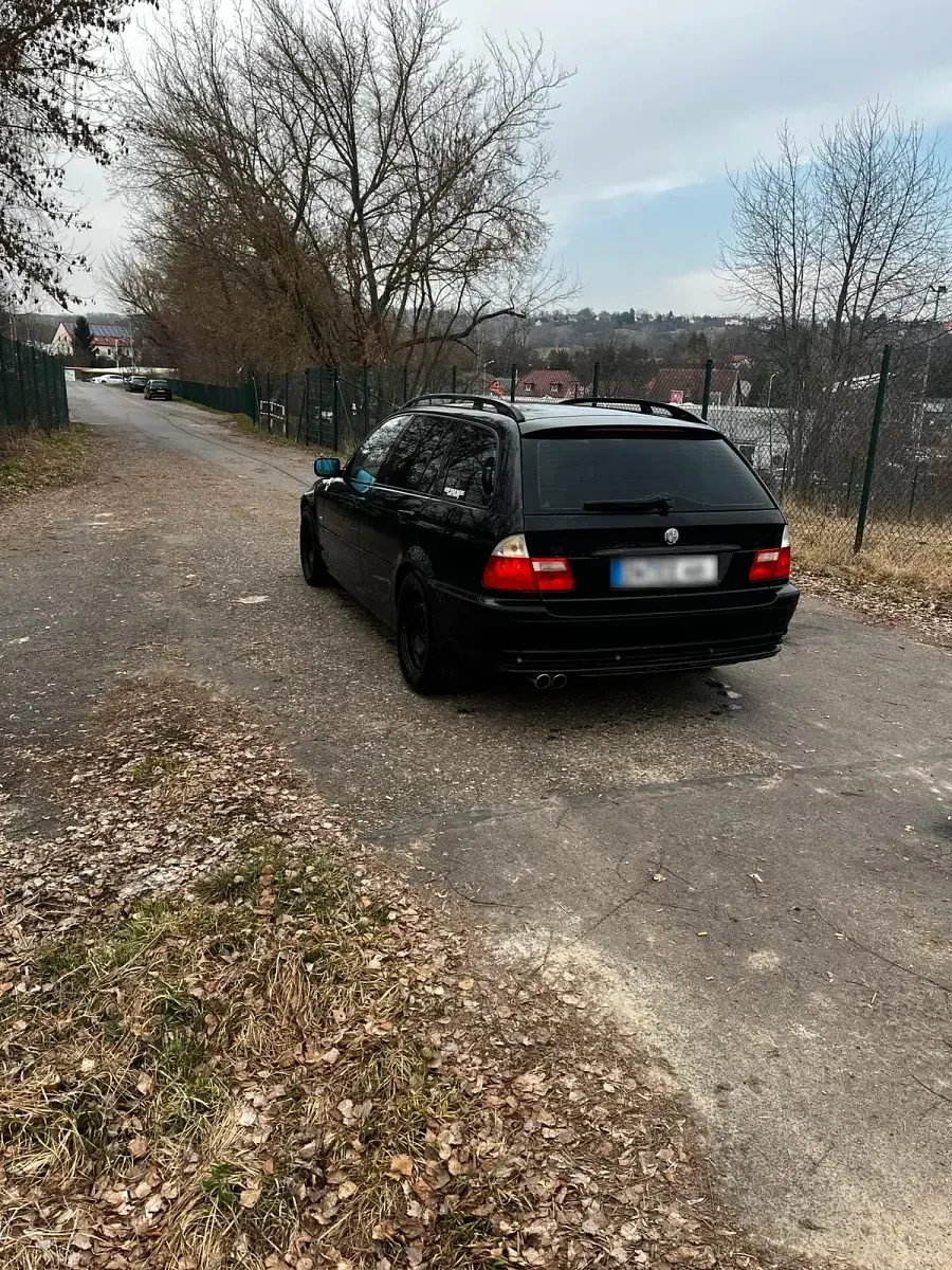 Gebraucht BMW 325 Basis 192 PS (141 kW) 2000 Schwarz Kombi