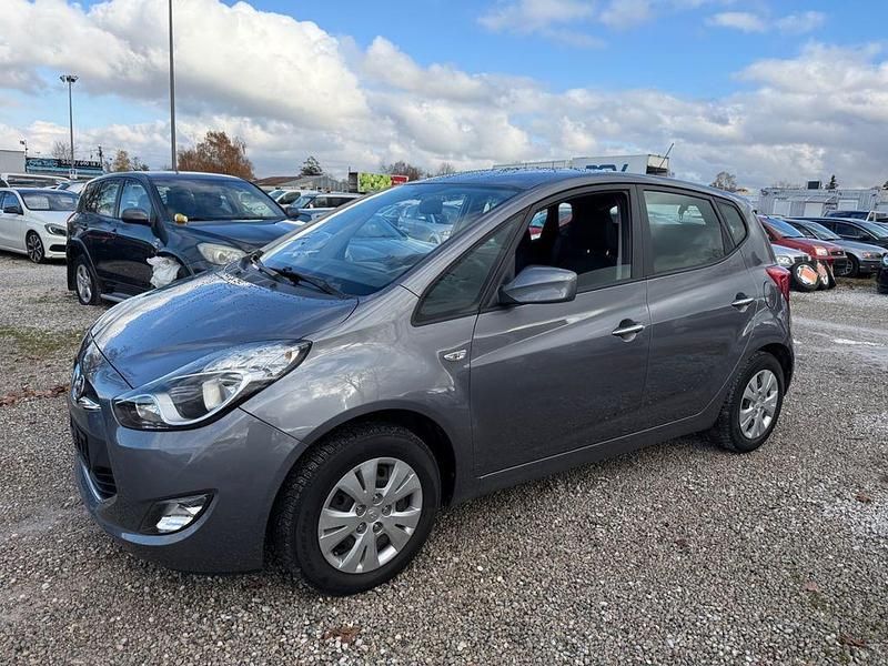Grau Gebraucht 2014 Hyundai ix20 Edition Kleinwagen | 6.400 € (Fairer Preis) - Bild 1/4