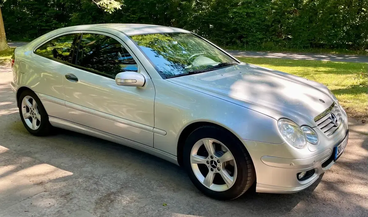 Gebraucht Mercedes C180 143 PS (105 kW) 2006 Silber Coupé