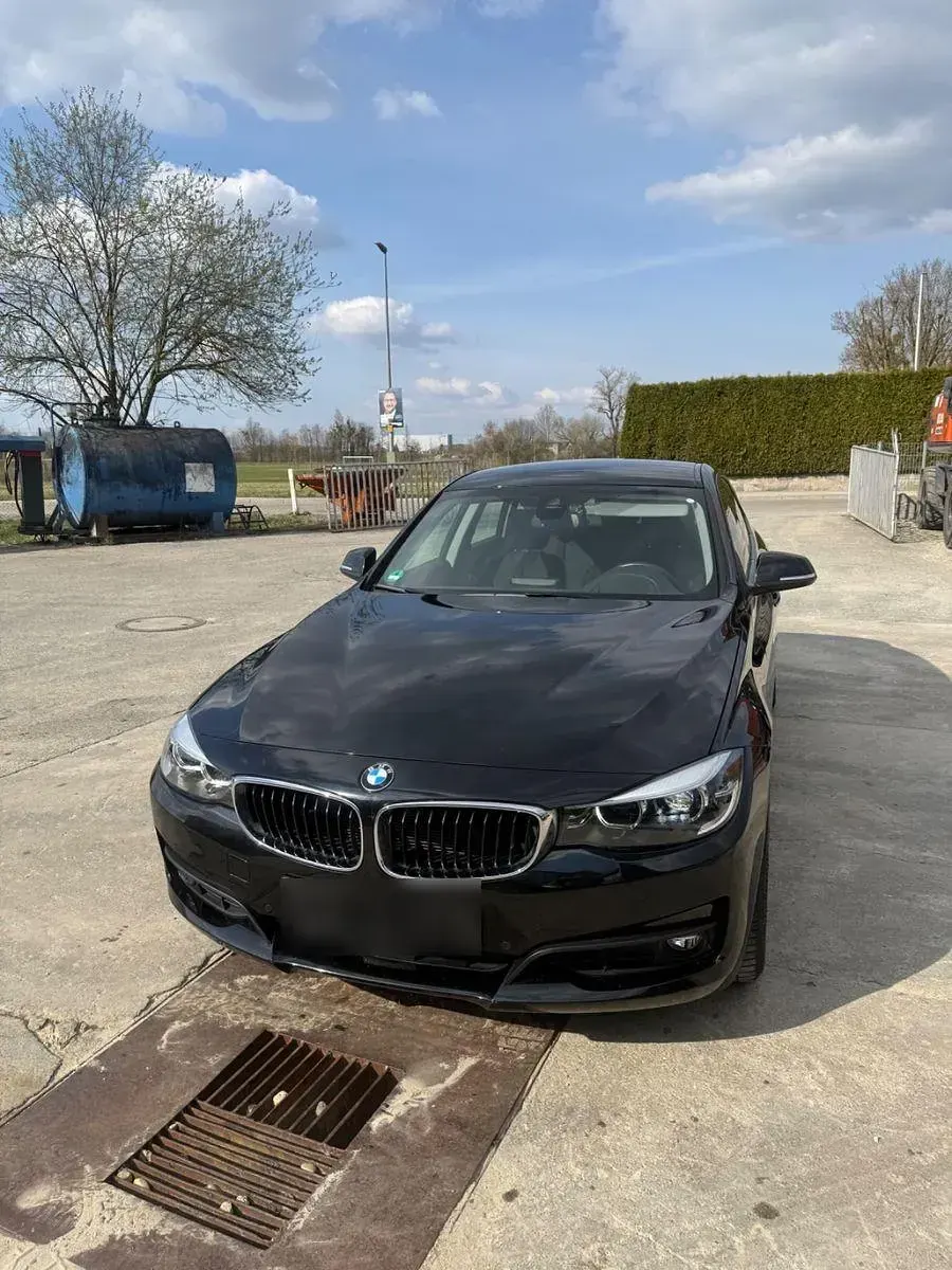 Gebraucht BMW 320 190 PS (139 kW) 2019 Schwarz Limousine