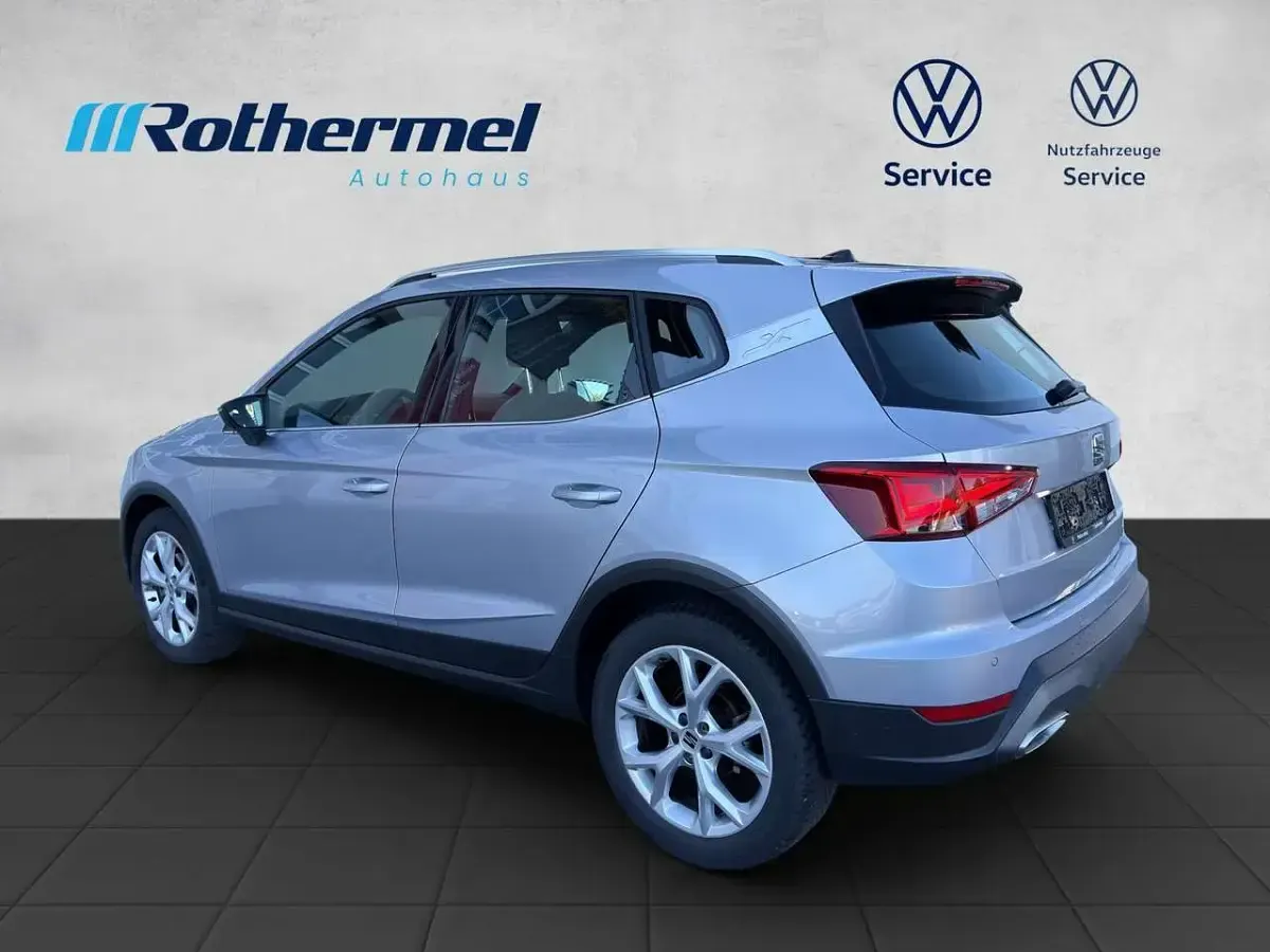 Gebraucht Seat Arona FR-Line 110 PS (80 kW) 2023 "urban" silber SUV