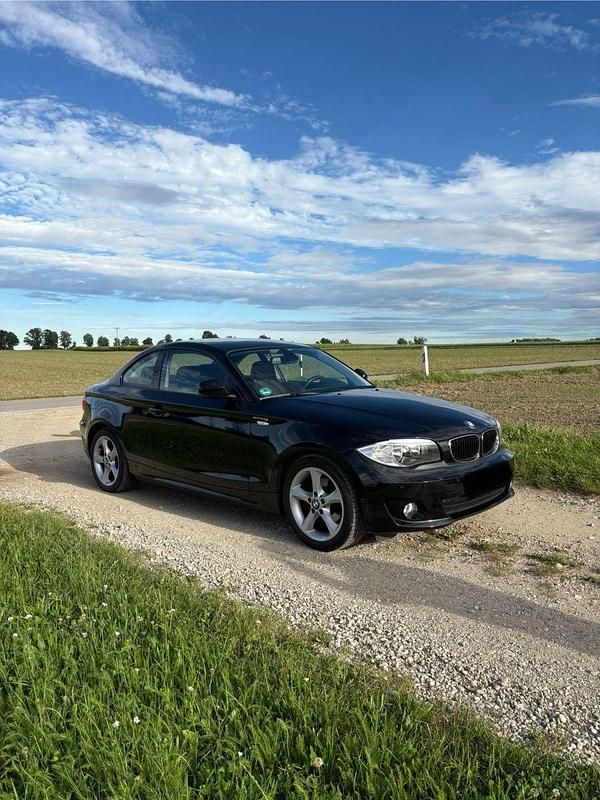 Schwarz Gebraucht 2013 BMW 118 Coupé Coupé | 13.500 € - Bild 1/4