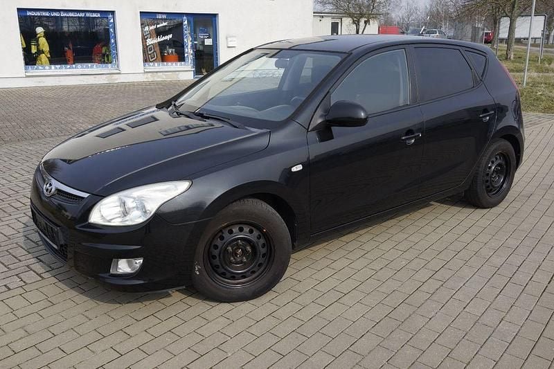 Schwarz Gebraucht 2007 Hyundai i30 Classic Limousine | 2.499 € (Fairer Preis) - Bild 1/4