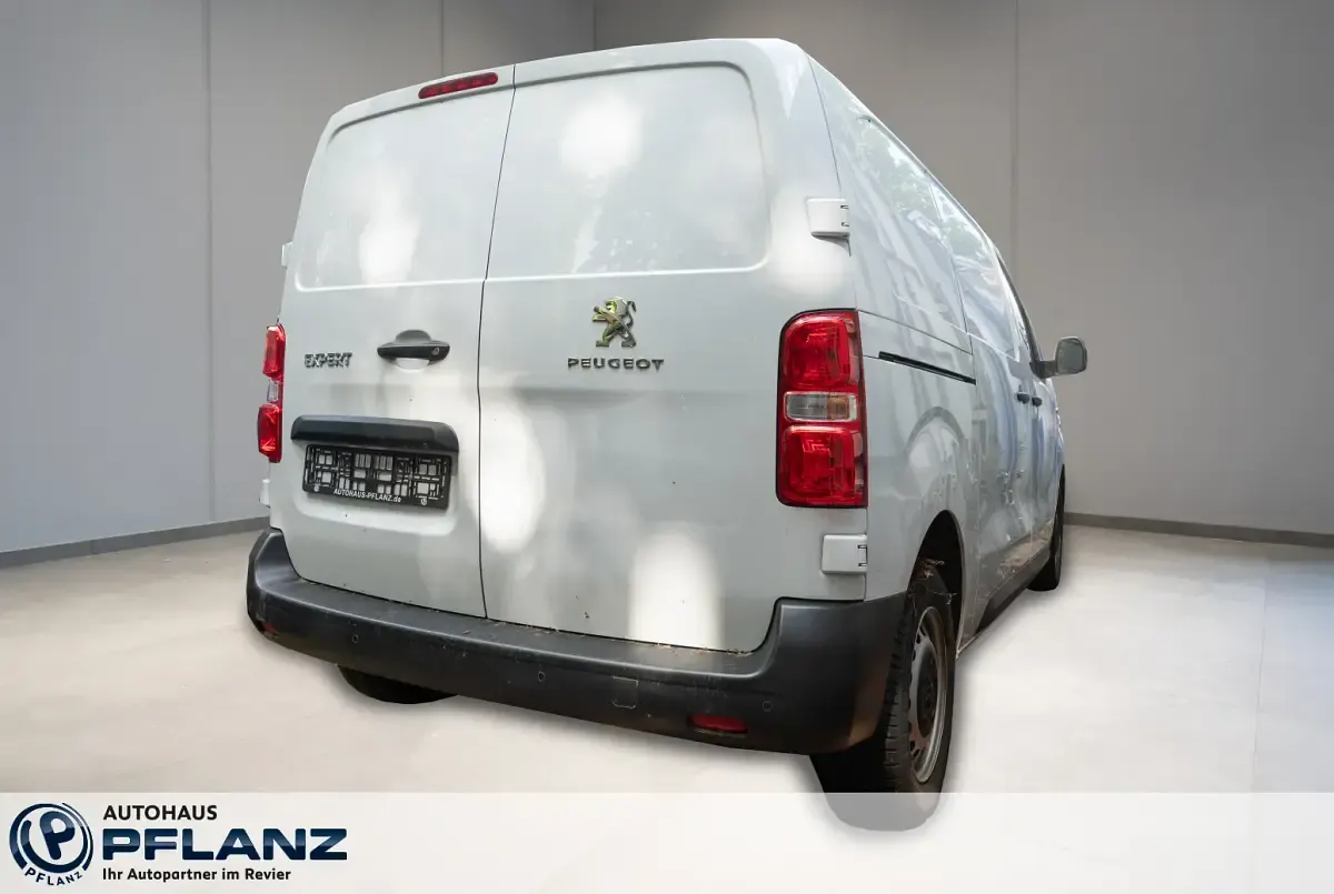 Gebraucht Peugeot Expert 144 PS (105 kW) 2024 Weiss Van