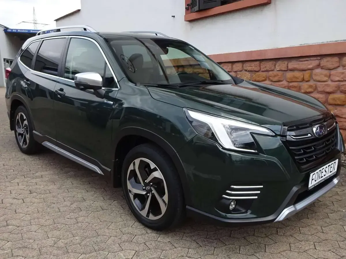 Gebraucht Subaru Forester Platinum 150 PS (110 kW) 2022 Cascade green silica SUV