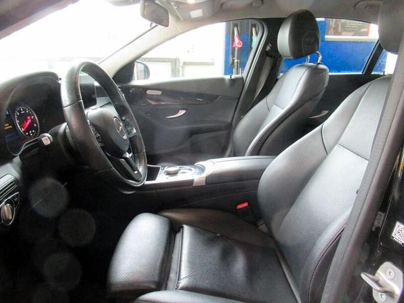 Gebraucht Mercedes C180 122 PS (89 kW) 2020 Schwarz Limousine