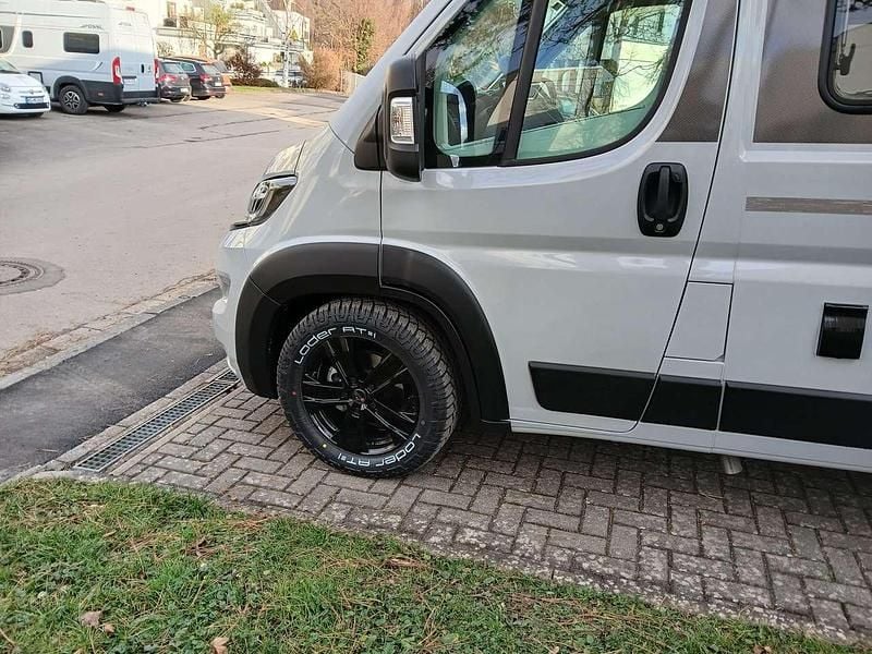 Gebraucht Fiat Ducato 140 PS (102 kW) 2024 Grau Van